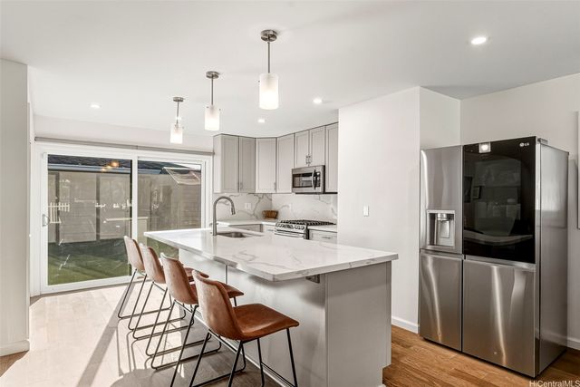 777 Kumukahi Place, Honolulu, HI 96825