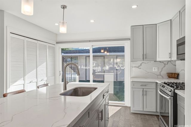 777 Kumukahi Place, Honolulu, HI 96825