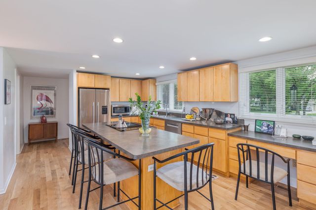 2191 Edgcumbe Road, Saint Paul, MN 55116