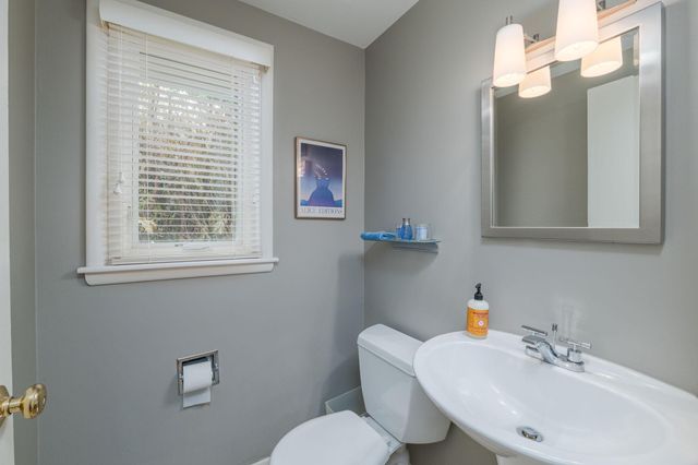 2191 Edgcumbe Road, Saint Paul, MN 55116