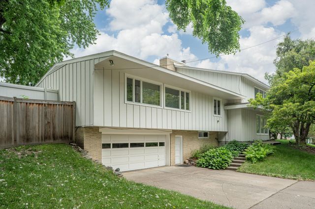 2191 Edgcumbe Road, Saint Paul, MN 55116