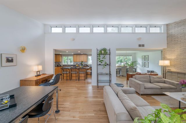 2191 Edgcumbe Road, Saint Paul, MN 55116