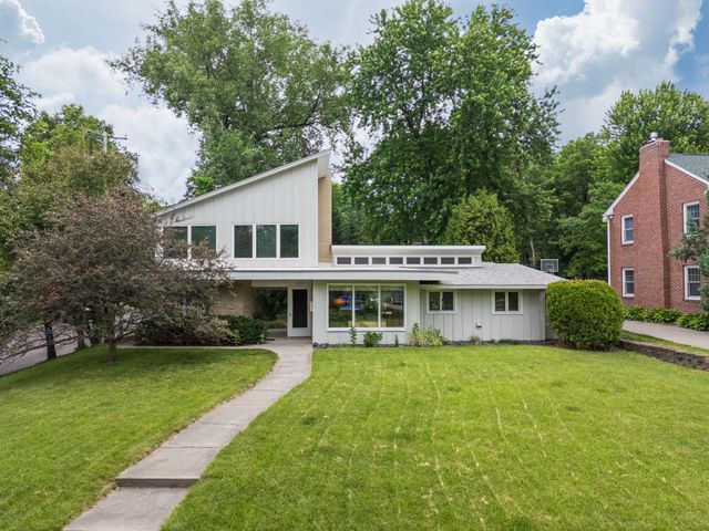 2191 Edgcumbe Road, Saint Paul, MN 55116