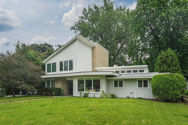 2191 Edgcumbe Road, Saint Paul, MN 55116
