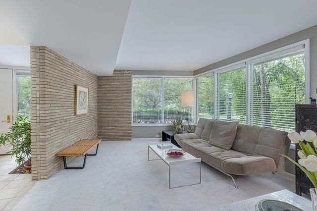 2191 Edgcumbe Road, Saint Paul, MN 55116