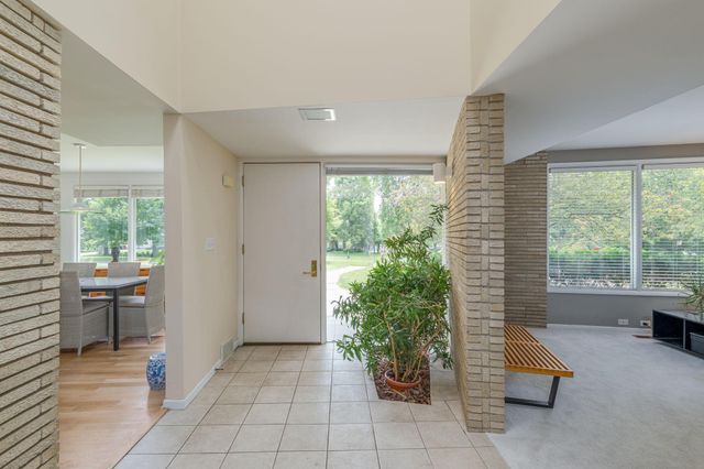 2191 Edgcumbe Road, Saint Paul, MN 55116