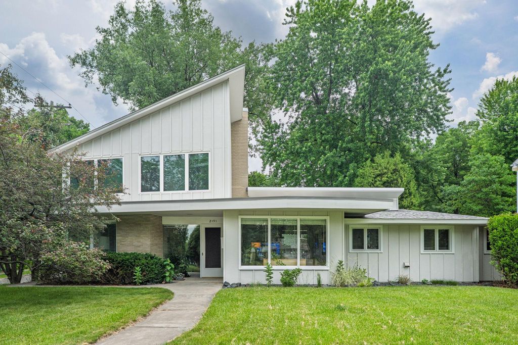 2191 Edgcumbe Road, Saint Paul, MN 55116