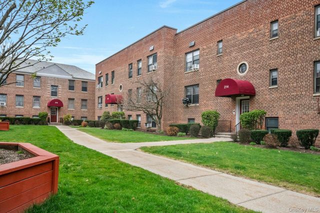 214 Richbell Road 2C, Mamaroneck, NY 10543