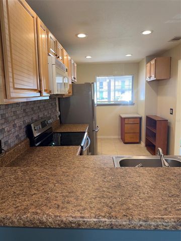 6308 NEWTOWN CIRCLE 8A4, Tampa, FL 33615