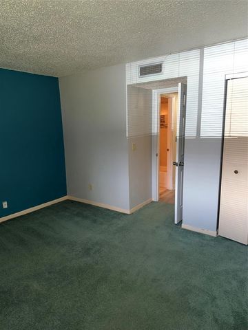 6308 NEWTOWN CIRCLE 8A4, Tampa, FL 33615