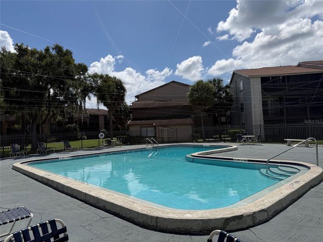 6308 NEWTOWN CIRCLE 8A4, Tampa, FL 33615