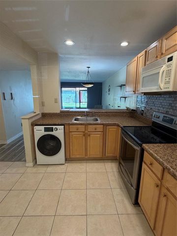 6308 NEWTOWN CIRCLE 8A4, Tampa, FL 33615