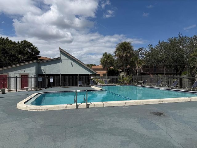 6308 NEWTOWN CIRCLE 8A4, Tampa, FL 33615