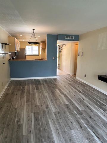 6308 NEWTOWN CIRCLE 8A4, Tampa, FL 33615