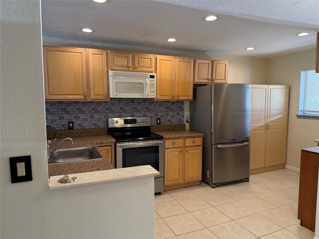 6308 NEWTOWN CIRCLE 8A4, Tampa, FL 33615