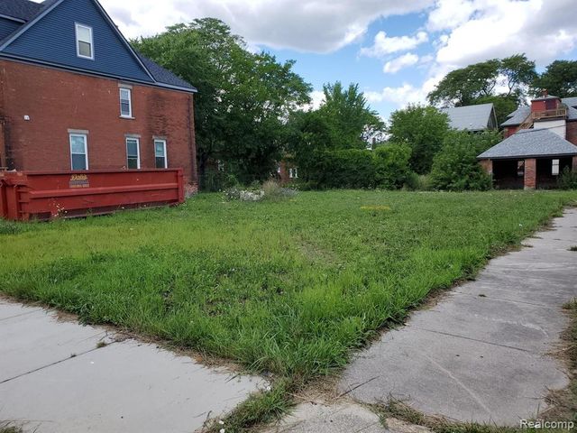 8261 Brush, Detroit, MI 48202