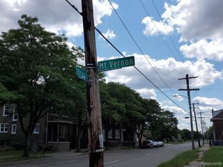 8261 Brush, Detroit, MI 48202