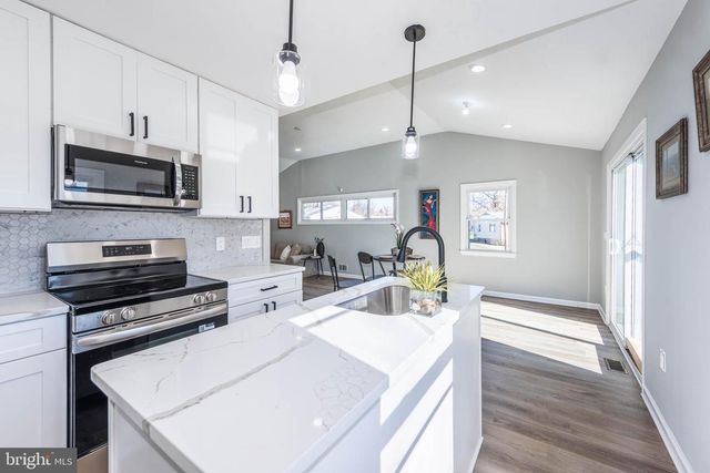 6822 HUNTINGTON DR, Baltimore, MD 21207