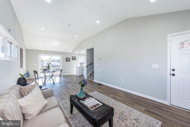 6822 HUNTINGTON DR, Baltimore, MD 21207