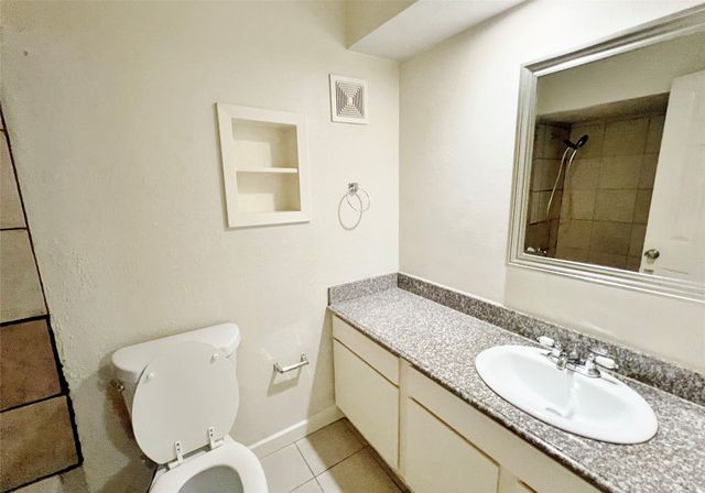 725 Cain Street, Lake Dallas, TX 75065