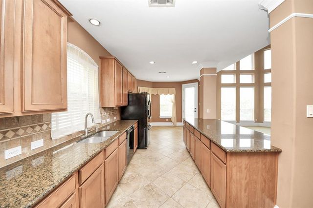 9407 Beryl Lake Drive, Rosharon, TX 77583