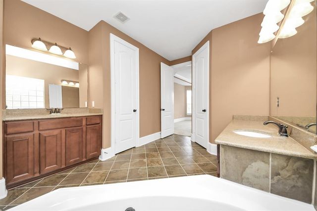 9407 Beryl Lake Drive, Rosharon, TX 77583