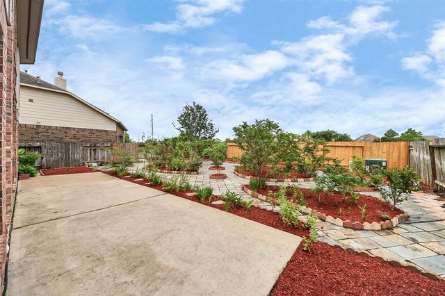 9407 Beryl Lake Drive, Rosharon, TX 77583