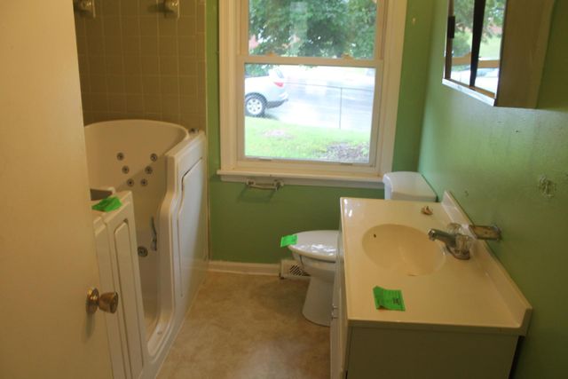 1522 Andrews RD, Roanoke, VA 24017