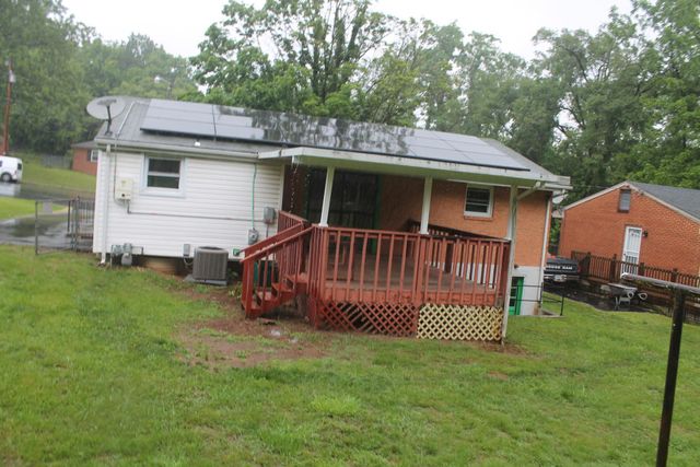 1522 Andrews RD, Roanoke, VA 24017