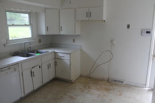 1522 Andrews RD, Roanoke, VA 24017