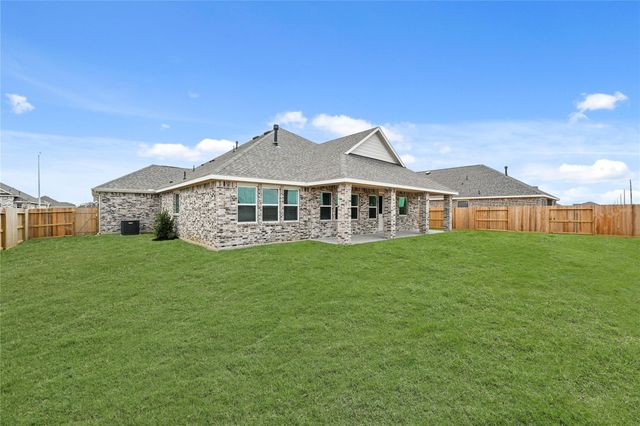 12107 Willow Way Avenue, Mont Belvieu, TX 77535