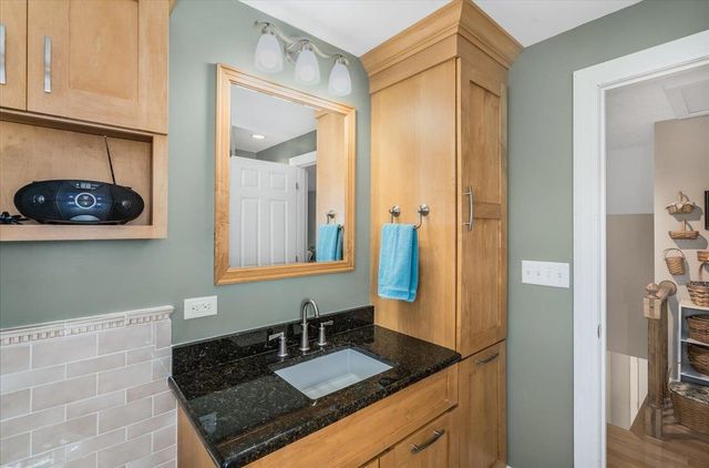 244 Winding Pond Road, Londonderry, NH 03053