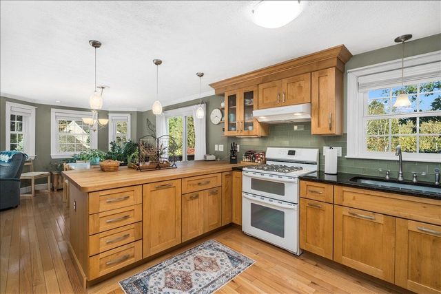 244 Winding Pond Road, Londonderry, NH 03053