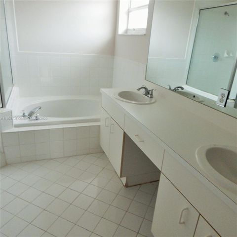 11248 NW 51st Ter, Doral, FL 33178