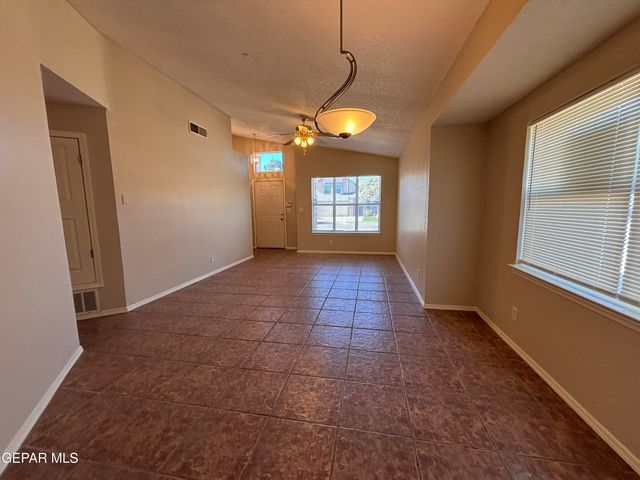 6164 River Park Place, El Paso, TX 79932