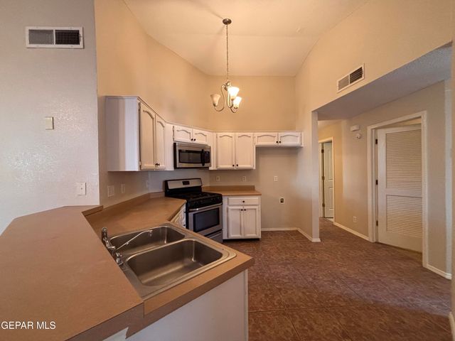 6164 River Park Place, El Paso, TX 79932