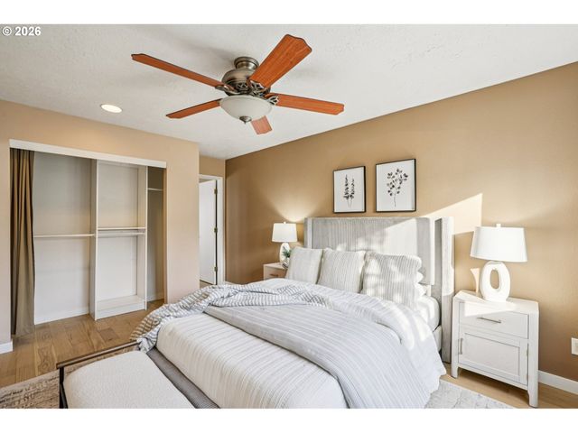 86 KINGSGATE Rd C-103, Lake Oswego, OR 97035