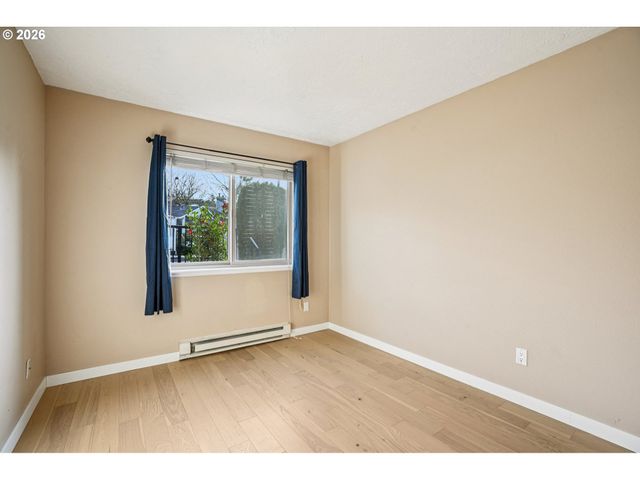 86 KINGSGATE Rd C-103, Lake Oswego, OR 97035