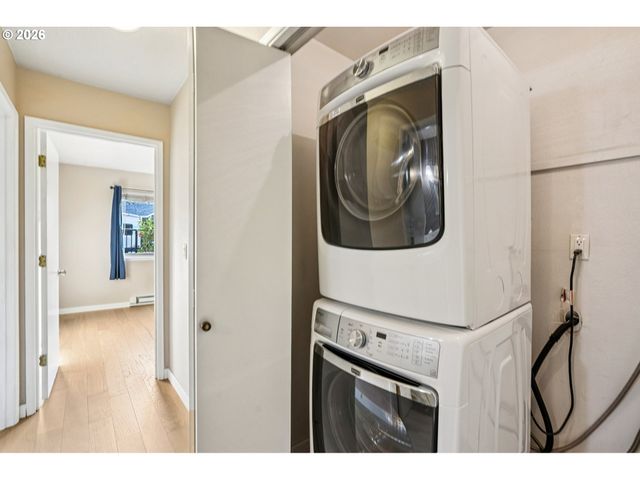 86 KINGSGATE Rd C-103, Lake Oswego, OR 97035