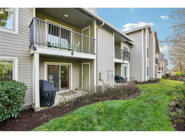 86 KINGSGATE Rd C-103, Lake Oswego, OR 97035