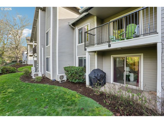 86 KINGSGATE Rd C-103, Lake Oswego, OR 97035