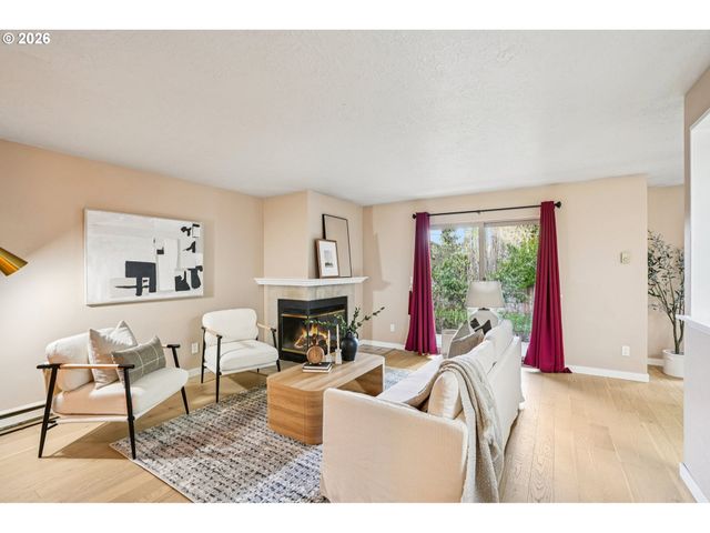 86 KINGSGATE Rd C-103, Lake Oswego, OR 97035