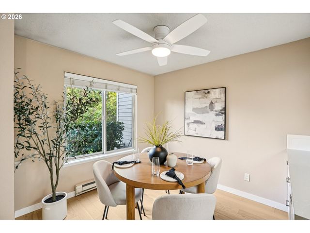 86 KINGSGATE Rd C-103, Lake Oswego, OR 97035