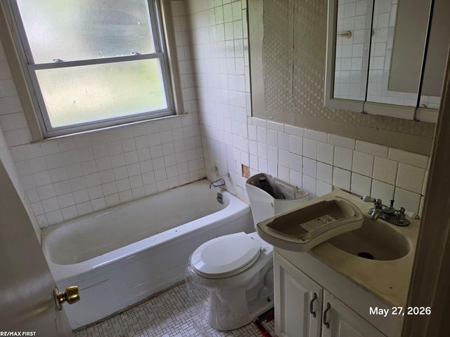 17304 Lincoln Avenue, Eastpointe, MI 48021
