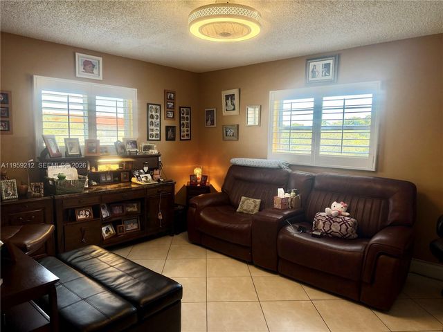 1100 SW 130th Avenue 401H, Pembroke Pines, FL 33027