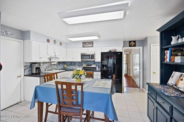 3914 Bayonne Ct, Jeffersontown, KY 40299