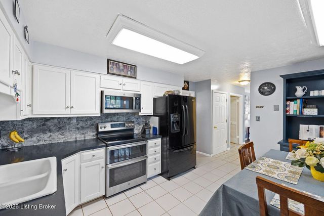 3914 Bayonne Ct, Jeffersontown, KY 40299