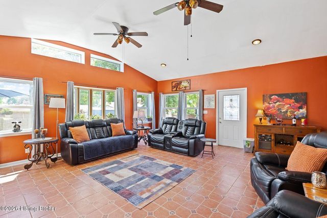 3914 Bayonne Ct, Jeffersontown, KY 40299