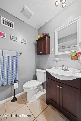 3914 Bayonne Ct, Jeffersontown, KY 40299