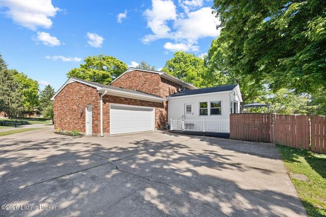 3914 Bayonne Ct, Jeffersontown, KY 40299